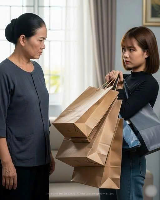 Mỗi lần thấy con dâu “th;ối th;;ây” sắm sửa đồ hiệu là tôi xót tiền thay con trai, ai ngờ một câu nói của “nặc nô” làm tôi ê c//hề đến tận ti;;m ga;;n