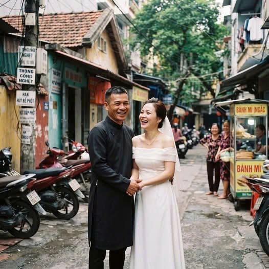 Trong một phút bốc đồng, tôi — một nữ nhân viên hành chính nhà nước — đã gật đầu lấy đại người đàn ông chuyên thông cống, hút bể phốt ở khu phố bên cạnh. –