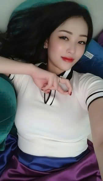 Tôi không đưa tiền lương thưởng cho vợ giữ, thay vào đó, tôi sẽ góp 7 triệu vào hũ tiền chung của gia đình.